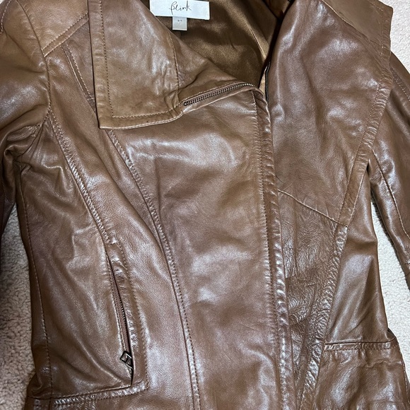 Danier Buttery Soft Genuine Lambskin Leather Jacket in Size Small. Colour = Teak - Picture 10 of 12